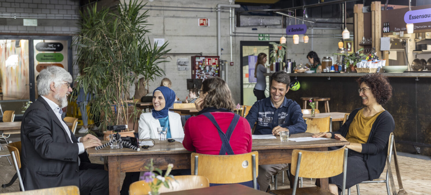 Das Gespräch fand im bei allen Generationen beliebten Restaurant Zent in Bern statt. (Foto: Pia Neuenschwander)