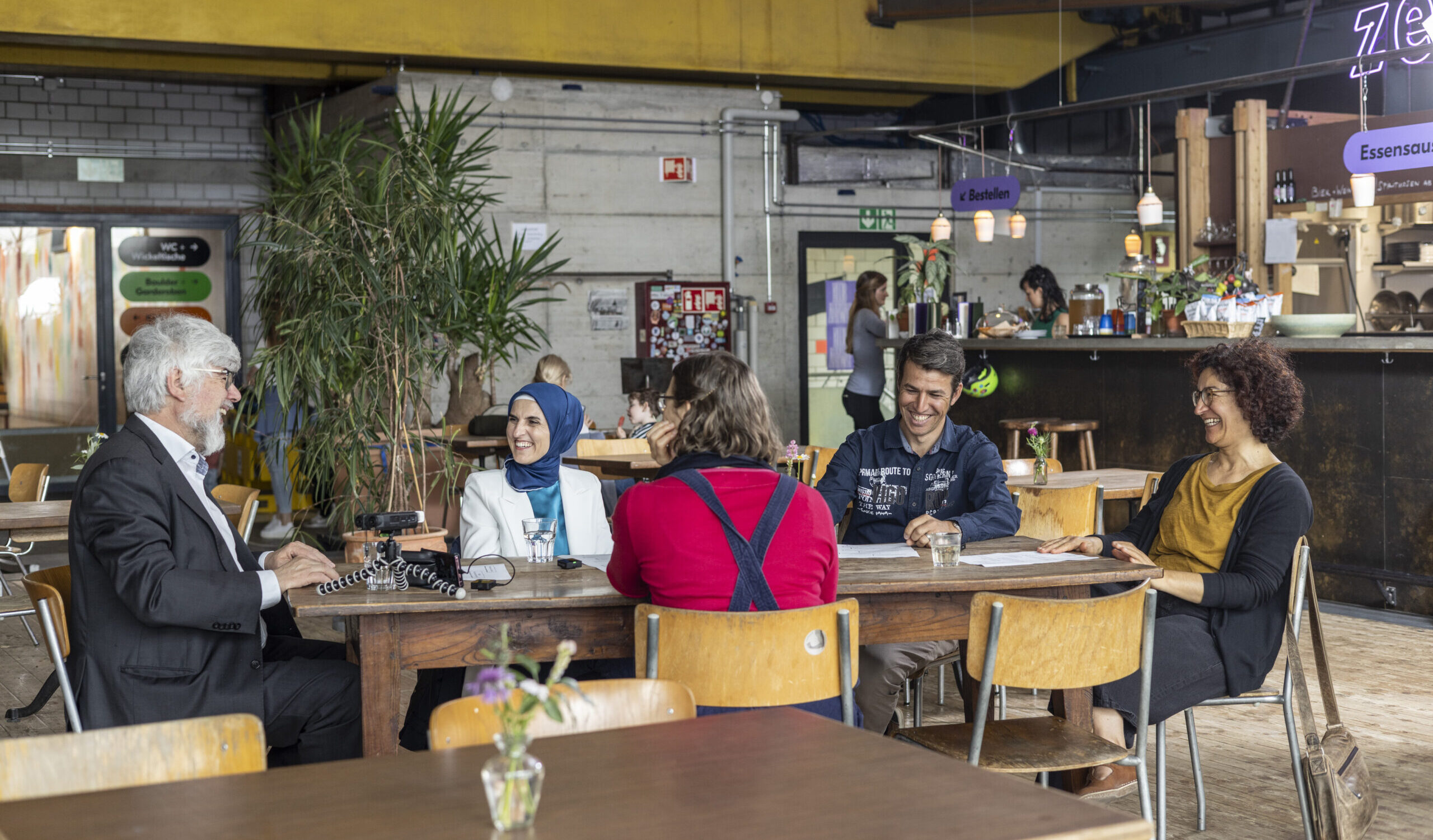 Das Gespräch fand im bei allen Generationen beliebten Restaurant Zent in Bern statt. (Foto: Pia Neuenschwander)